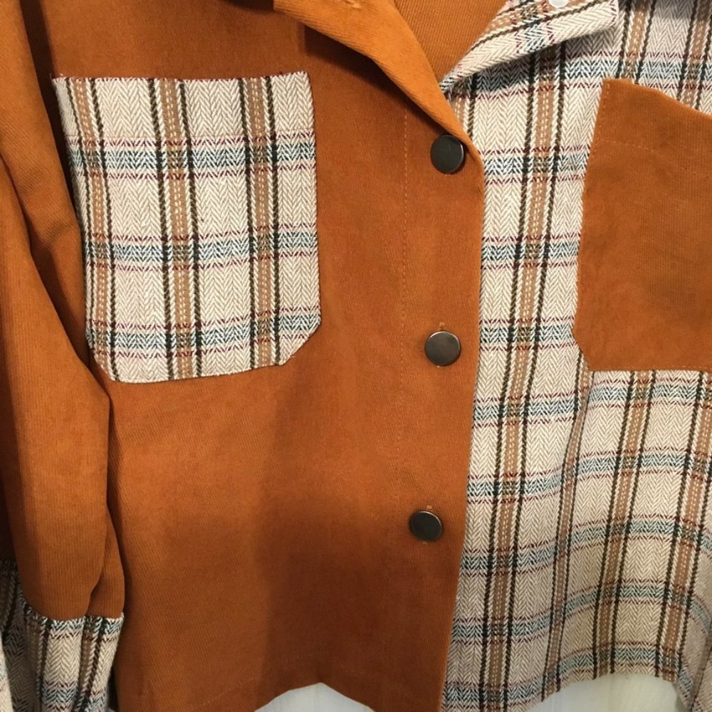 SHEIN Cropped Plaid Flannel - Picture 4 of 8